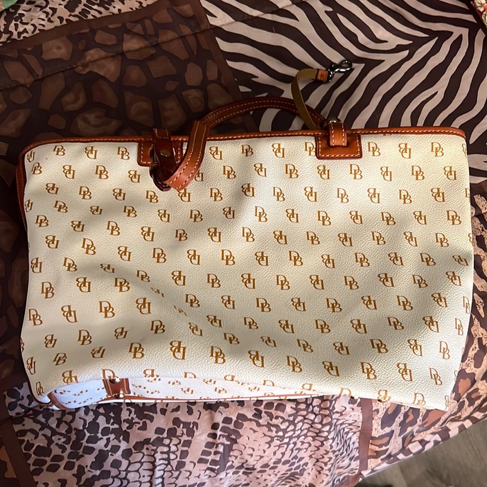 Dooney & Bourke